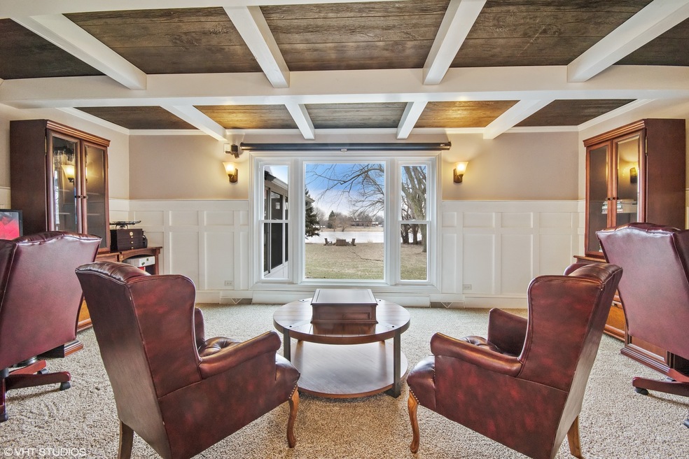 28W015 Country View Dr, Naperville, IL 60564 - photo 1