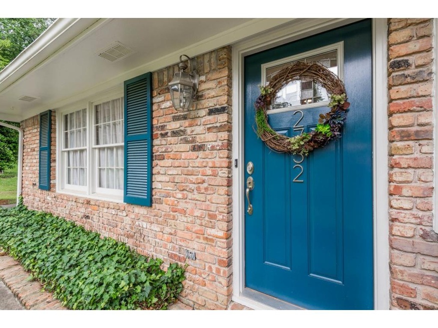 Welcome to 2732 Pioneer Court! This 3 bed/2 bath h