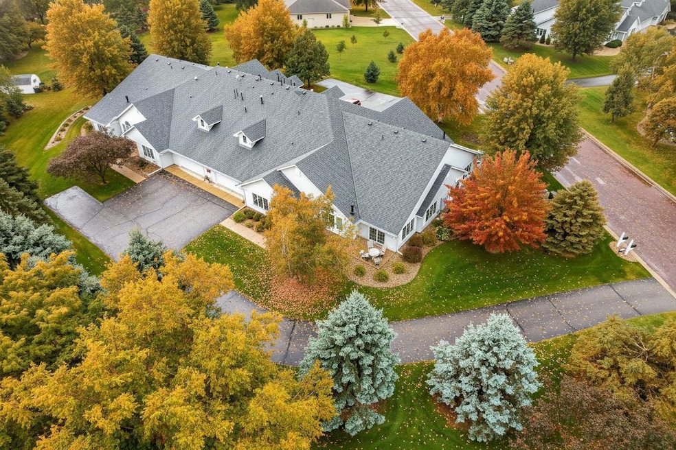 1301 Pine Pointe Curve, Saint Peter, MN 56082 - photo 1