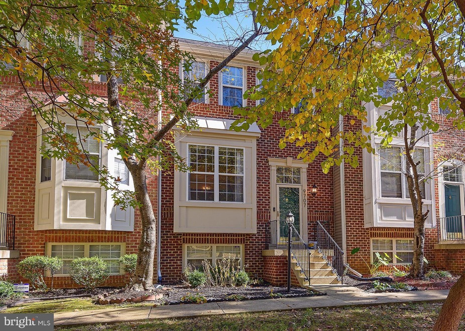 9707 Tulip Tree Dr, Bowie, MD 20721 - photo 1