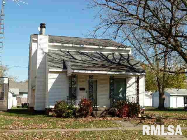 1010 Pulaski St, Lincoln, IL 62656 - photo 1