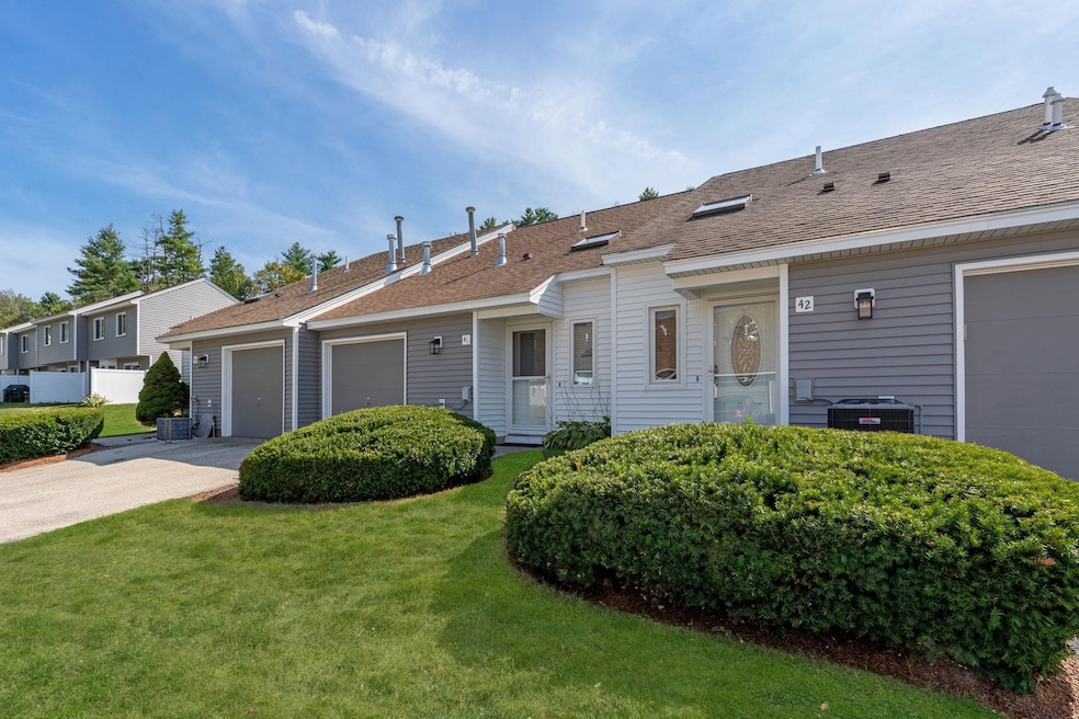 344 Elm St unit 41, Milford, NH 03055 - photo 1