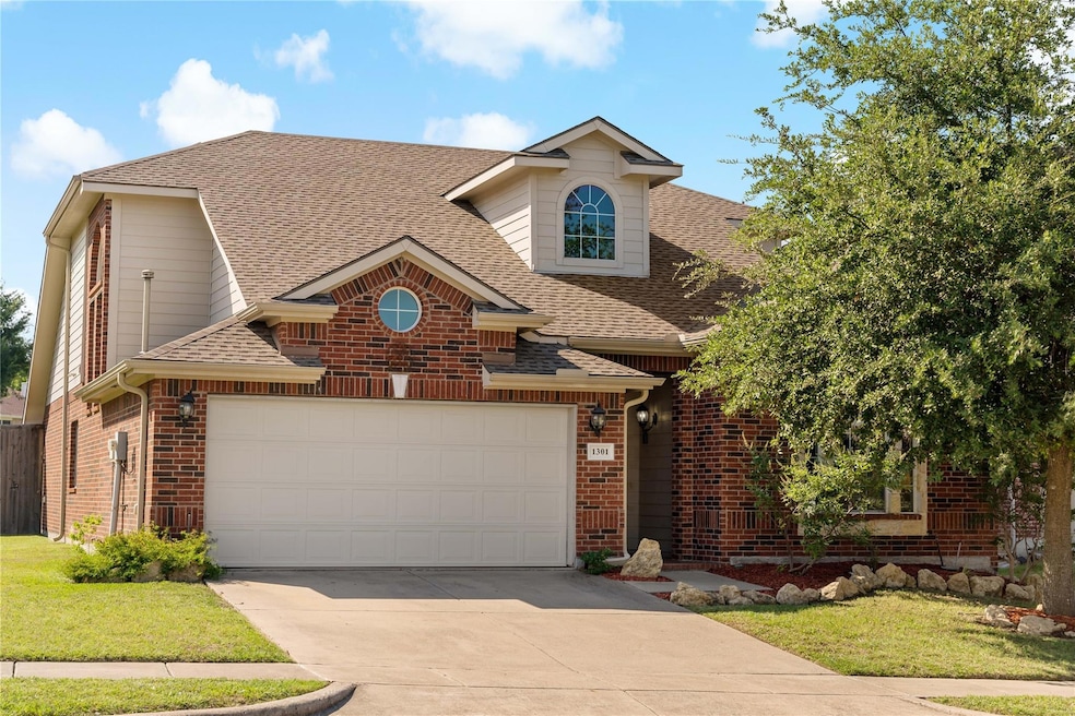 1301 Chestnut Hill Dr, Wylie, TX 75098 - photo 1