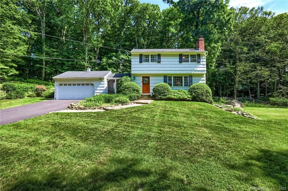 66 Walnut Grove Rd, Ridgefield, CT 06877 - photo 1