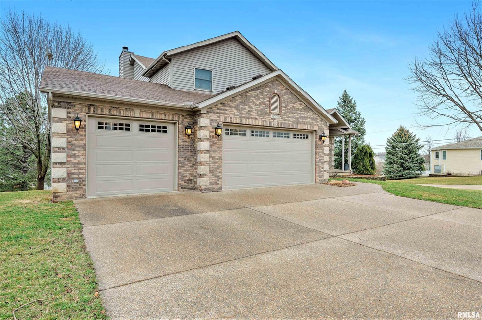 1308 W 60th St, Davenport, IA 52806 - photo 1