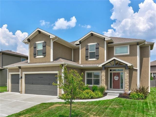 1416 SW Stoney Brook Cir, Lee's Summit, MO 64082 - photo 1