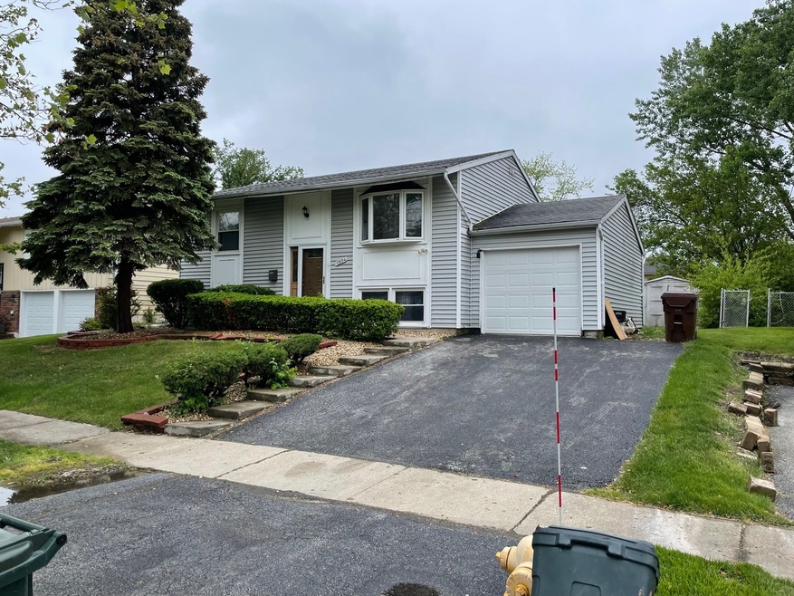 17694 Hillcrest Dr, Country Club Hills, IL 60478 - photo 1