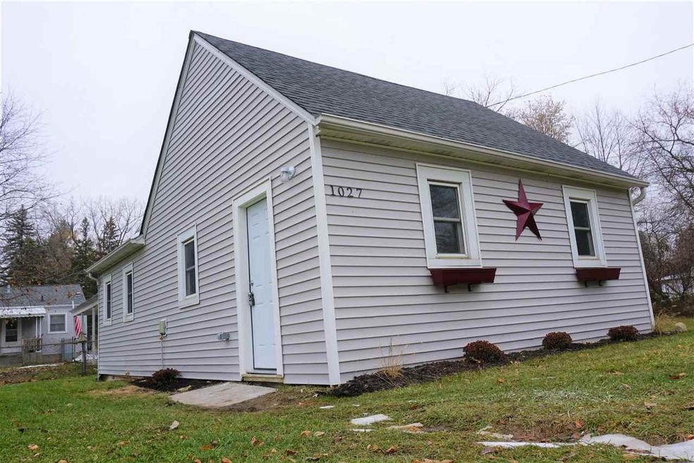 1027 Harding Dr, Flint, MI 48507 - photo 1