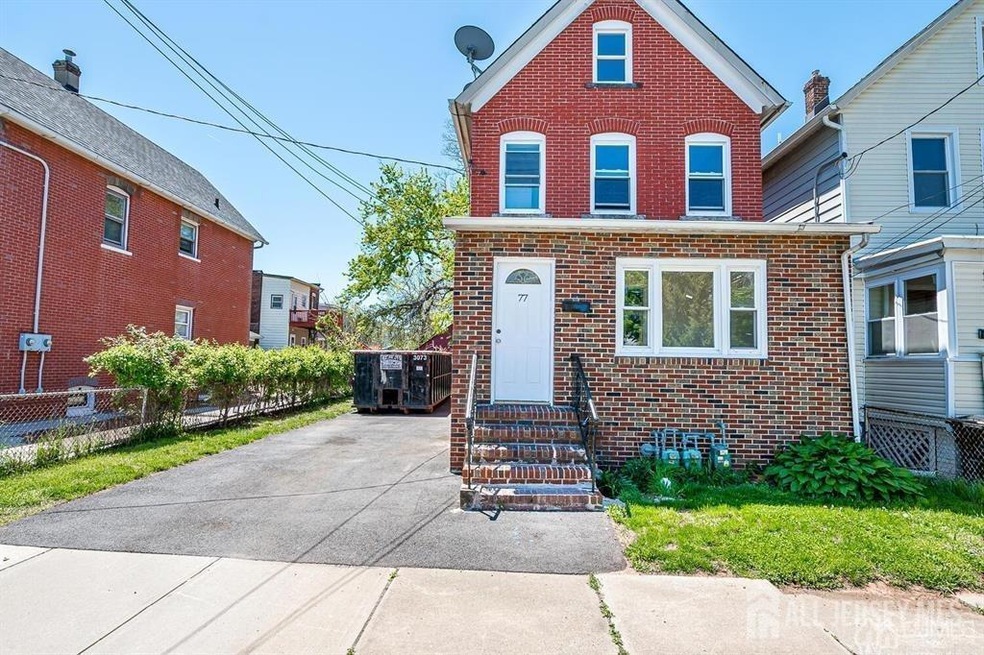 77 Pulaski Ave, Carteret, NJ 07008 - photo 1