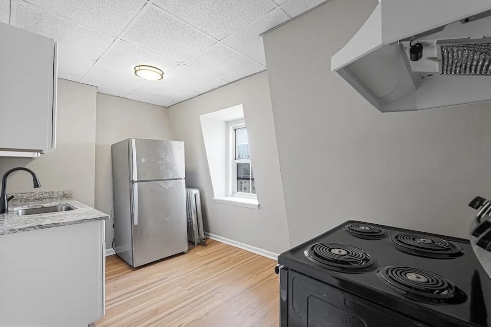 90 Appleton St unit 11, Lowell, MA 01852 - photo 1