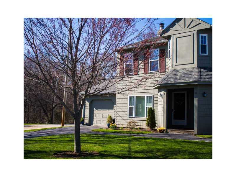 Exterior Front. Great duplex style townhouse in ni