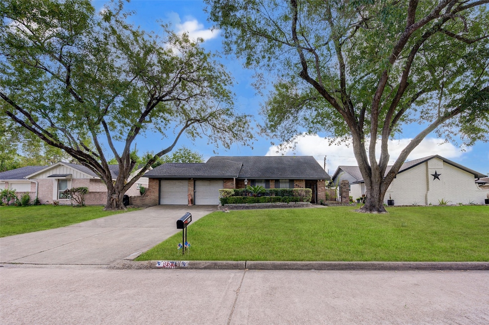 9518 Vanwood St, Houston, TX 77040 - photo 1