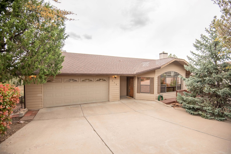 210 Trailwood Exterior