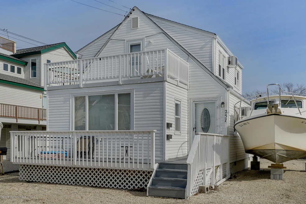 257 W 18th St Ship Bottom NJ-large-001-3
