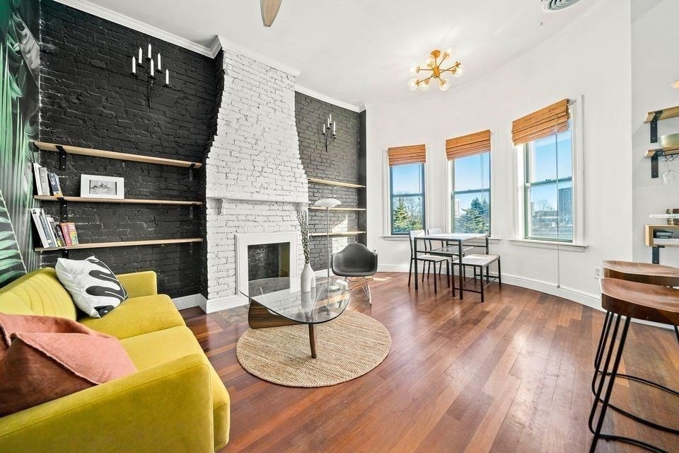 For Sale $599,000 • Co-Listing Agent