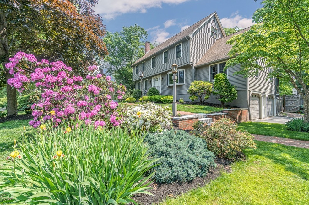 11 Apple Tree Ln, Wilmington, MA 01887 - photo 1