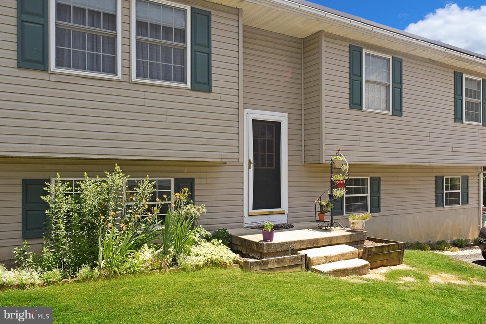 516 Knoxville Rd, Knoxville, MD 21758 - photo 1