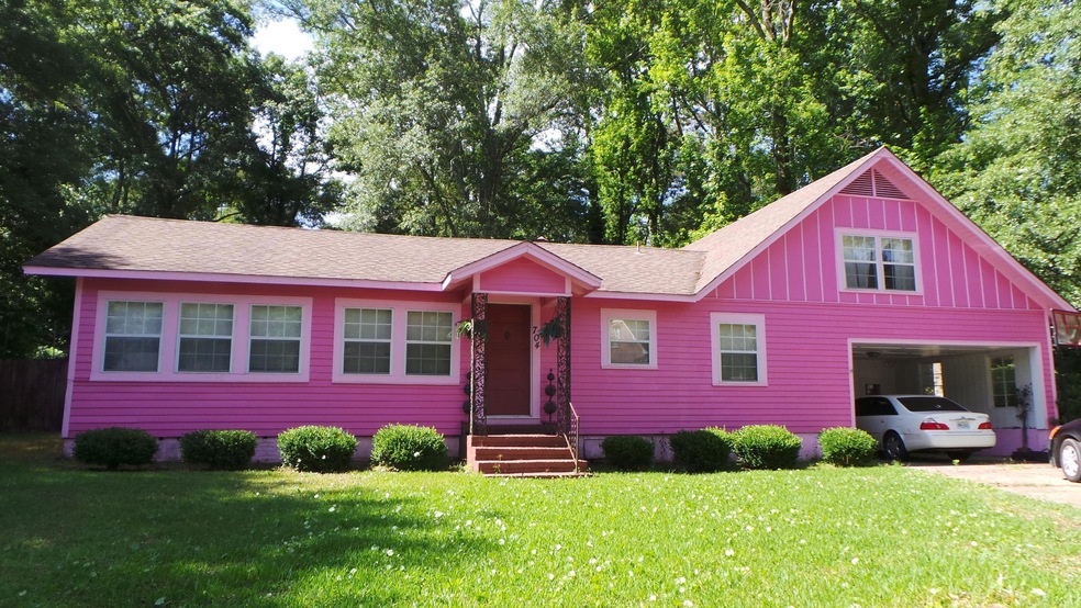 704 W 21st Street, Laurel