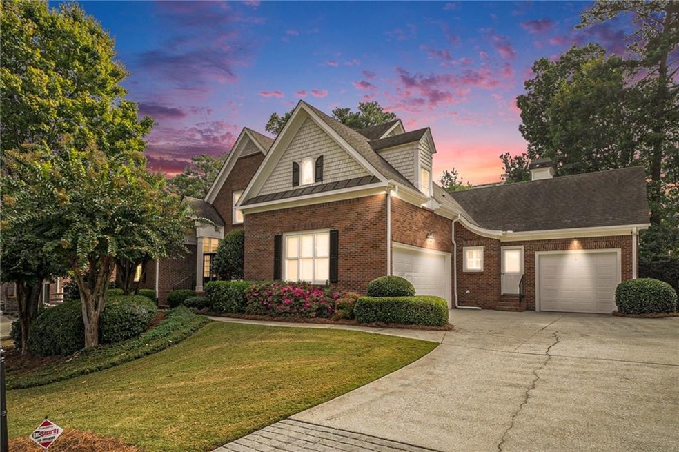 Stately Executive Home near Vinings, Truist Park, 
