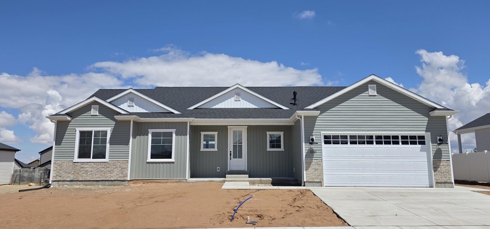 1091 E 4240 N
