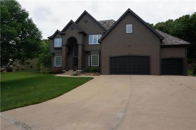 7612 Eicher Dr, Shawnee, KS 66217 - photo 1