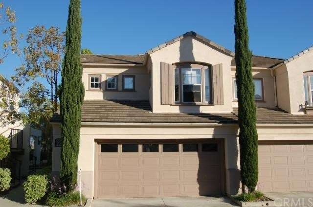 End Unit 1850 Sqft foot Townhome with 3 Bedrooms, 