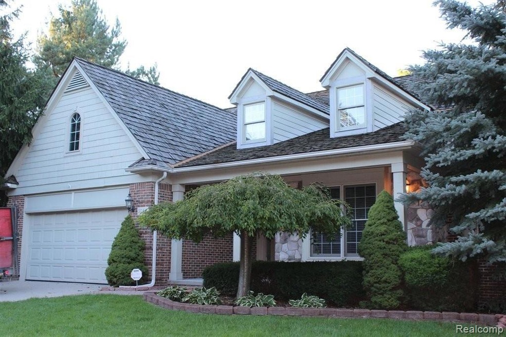 1050 Parkway Trail, Bloomfield Hills, MI 48302 - photo 1