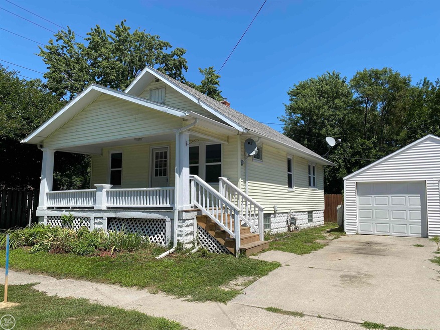 1916 11th St, Port Huron, MI 48060 - photo 1