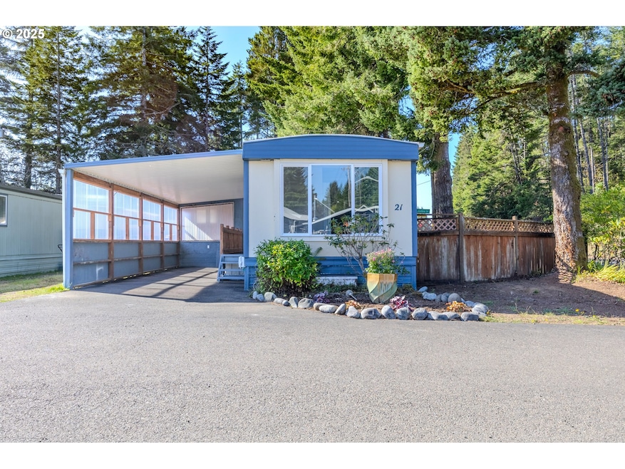 83763 Highway 101 unit 21, Florence, OR 97439 - photo 1