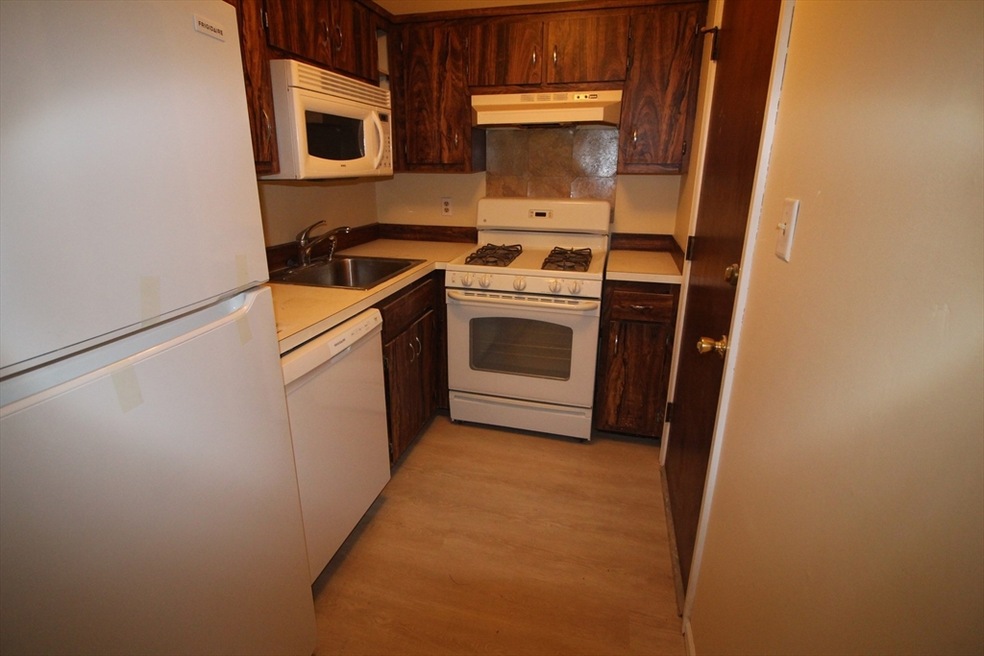 5 Kenmar Dr unit 3, Billerica, MA 01821 - photo 1