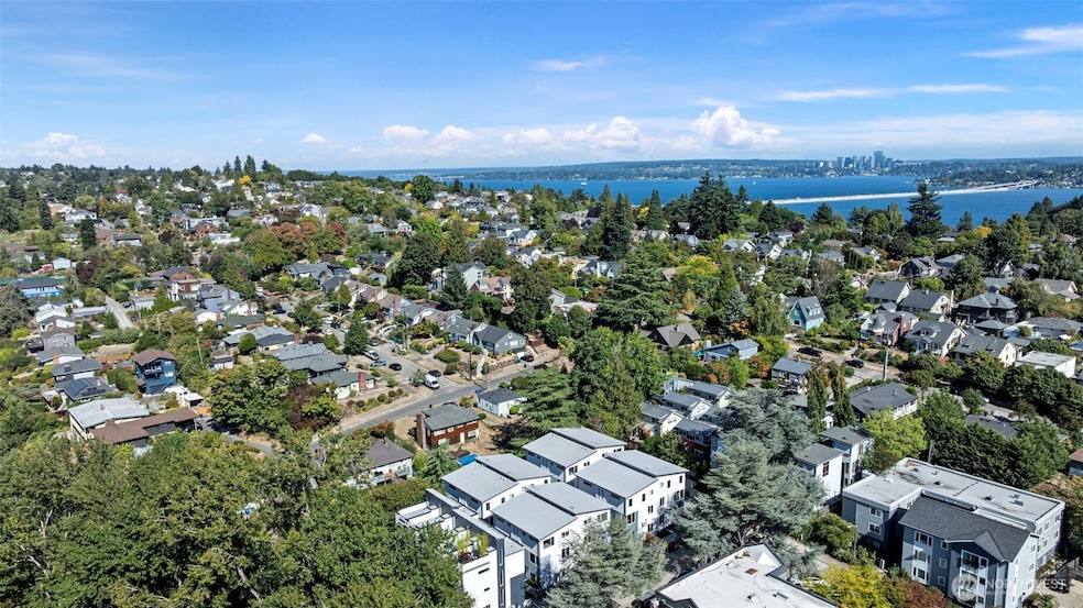 2523 29th Ave S unit B, Seattle, WA 98144 - photo 1