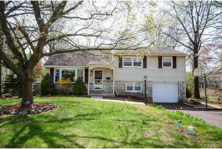 240 Woodlawn Dr, Lansdale, PA 19446 - photo 1