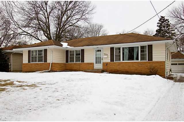 4024 Manor Ln, Des Moines, IA 50310 - photo 1