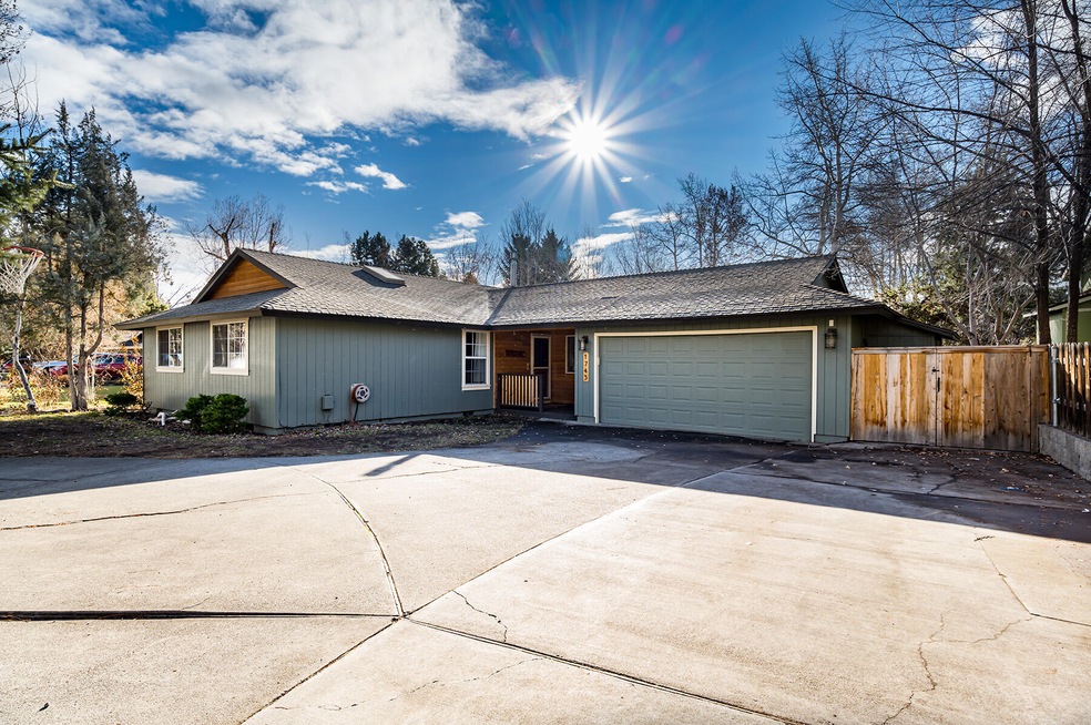 1745 NE Taurus Ct, Bend, OR 97701 - photo 1