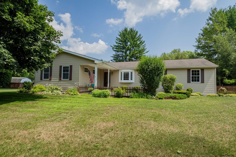 9 Beverly St, Saratoga Springs, NY 12866 - photo 1