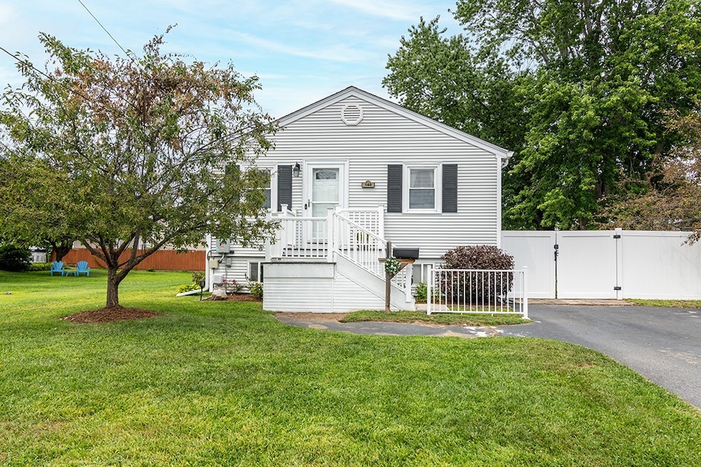 140 Carman St, Cranston, RI 02910 - photo 1