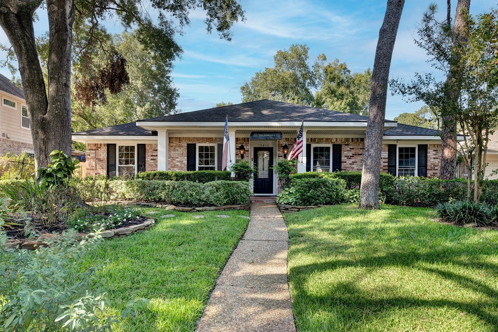 13810 Saint Marys Ln, Houston, TX 77079 - photo 1