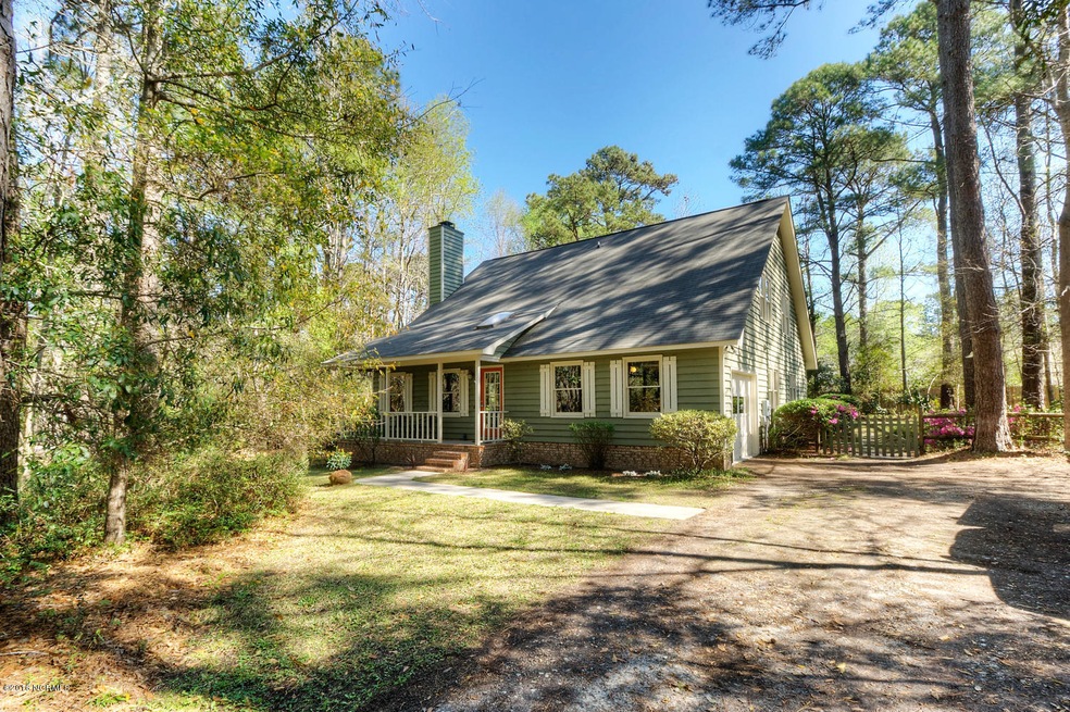 1521 Field View Rd-large-001-33-Front Ex