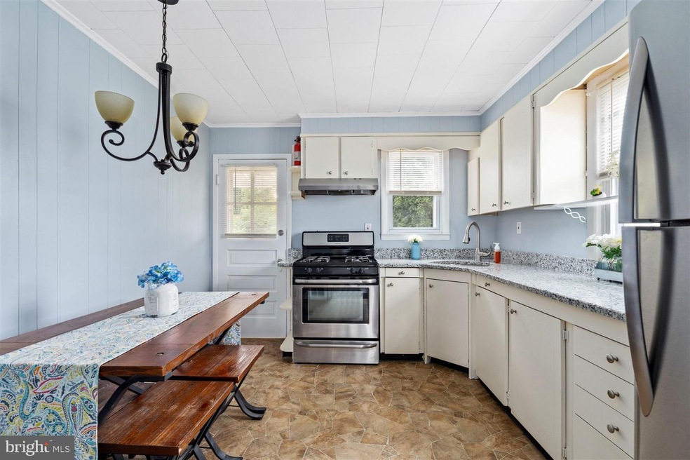 707 Maryland Ave, Essex, MD 21221 - photo 1