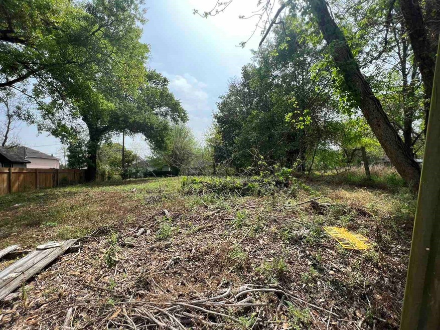 6829 Sherwood Dr, Houston, TX 77021 - photo 1