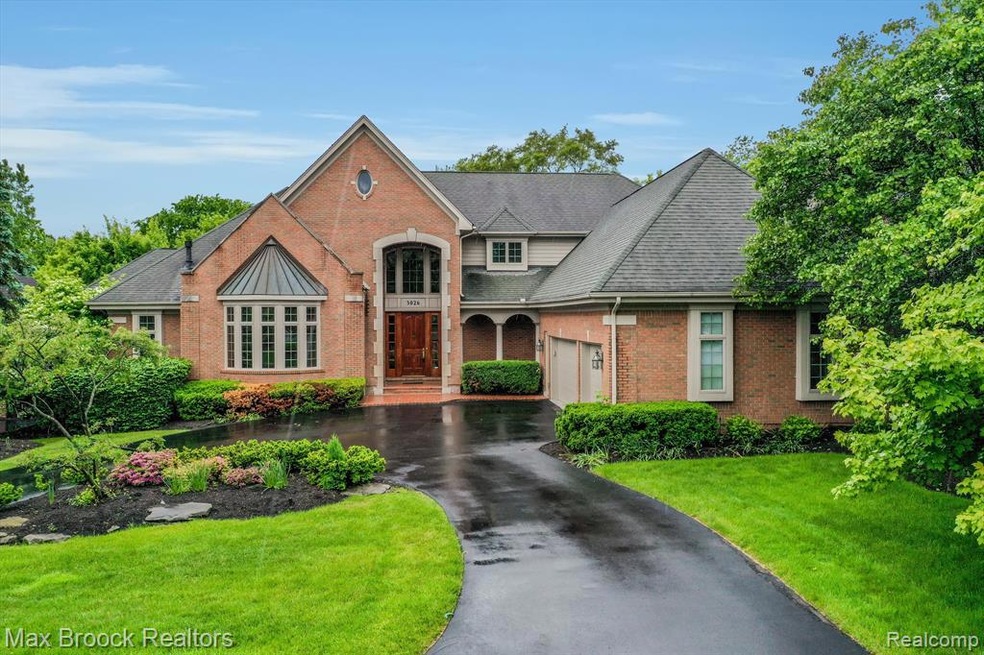 3026 West Ridge Ct, Bloomfield Hills, MI 48302 - photo 1