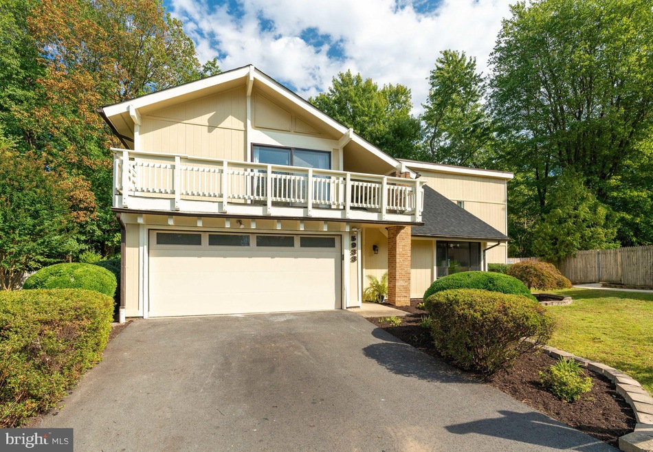 5933 Veranda Dr, Springfield, VA 22152 - photo 1