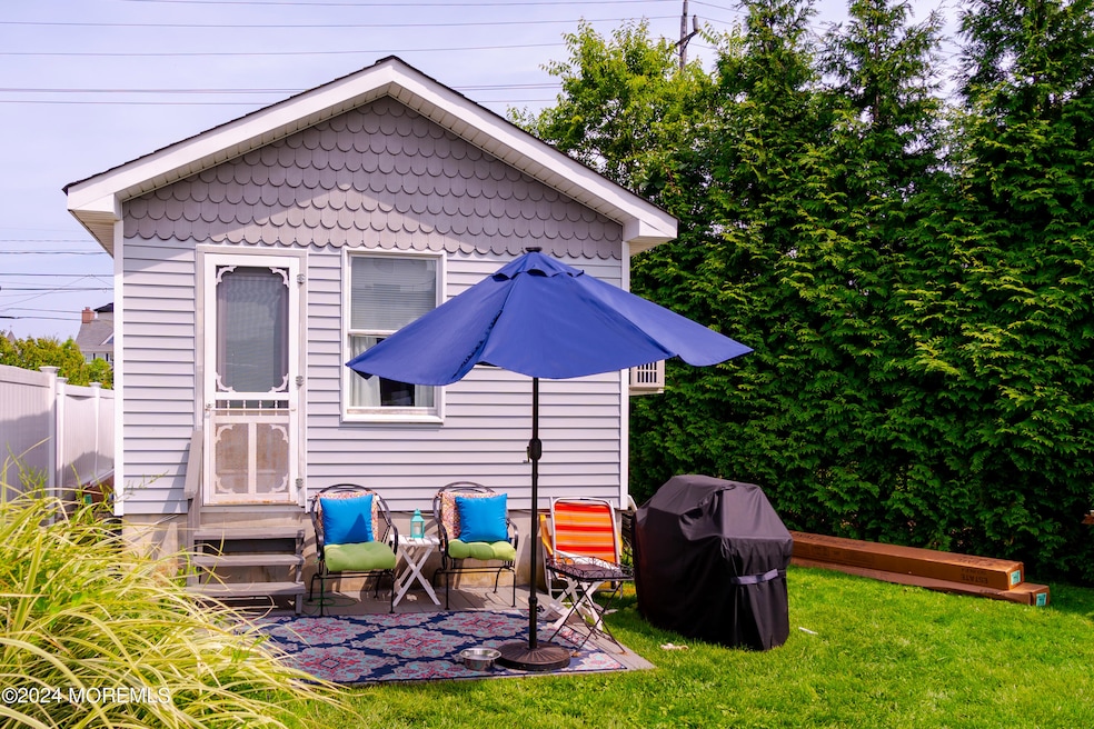 18 Valentine St unit Rear, Monmouth Beach, NJ 07750 - photo 1