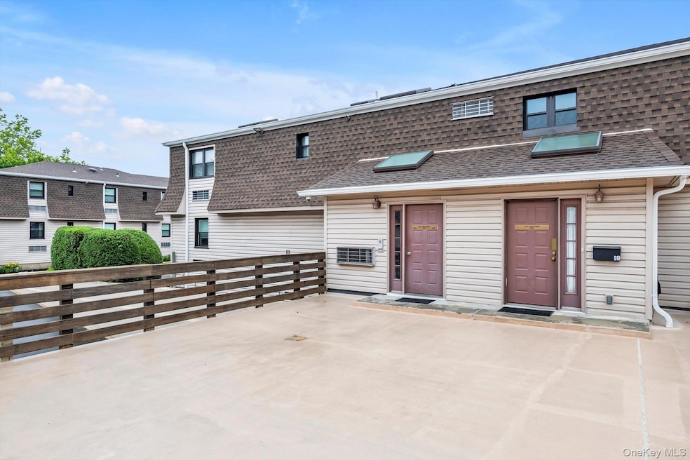 1337 Broadway unit D20, Hewlett, NY 11557 - photo 1