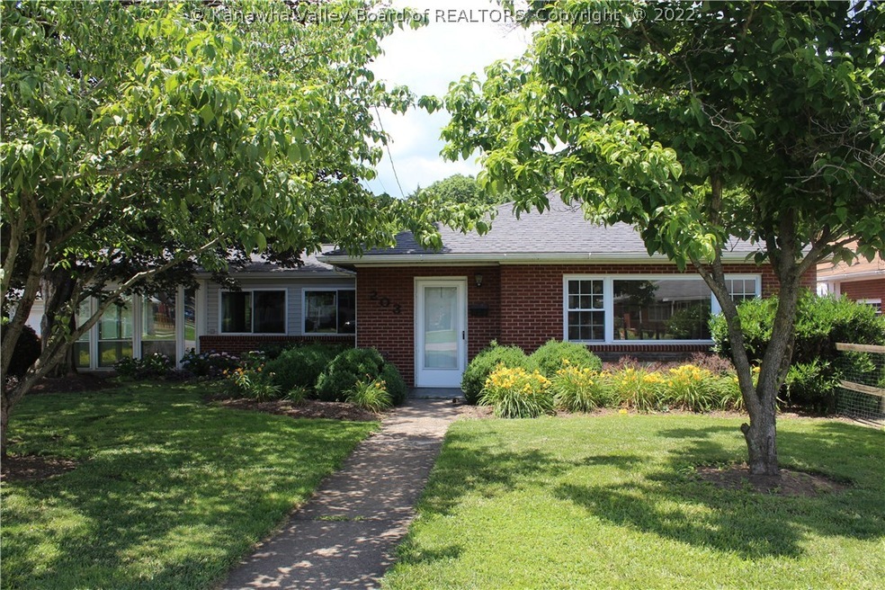 203 25th St, Dunbar, WV 25064 - photo 1