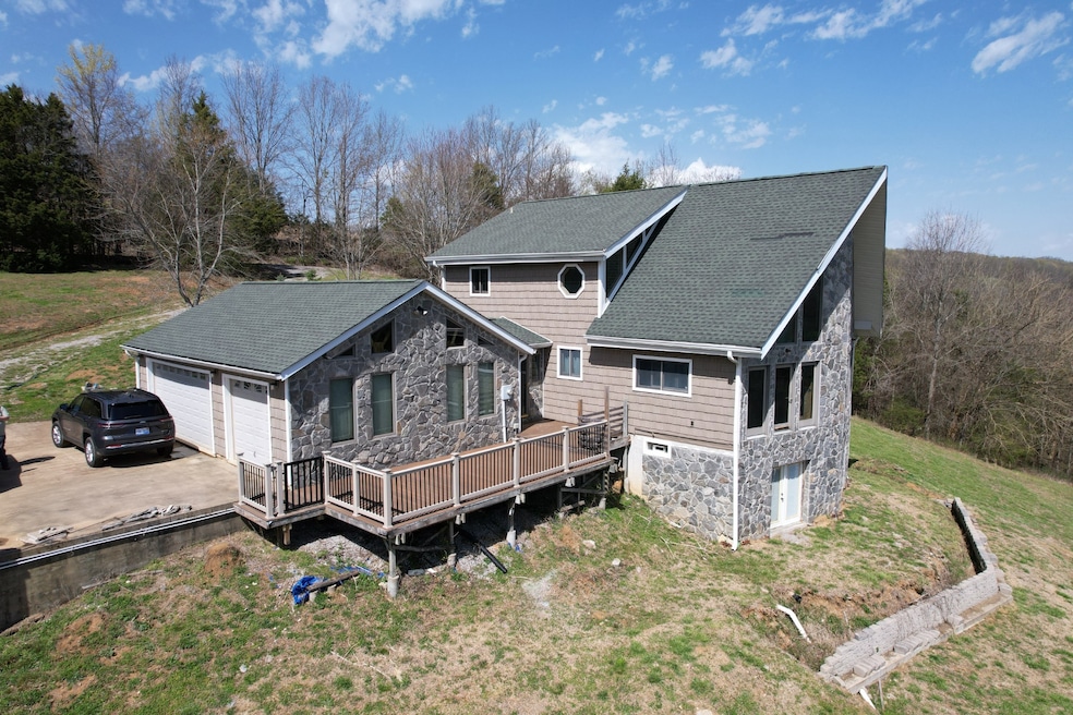 325 Hardy Rd, Pulaski, TN 38478 - photo 1