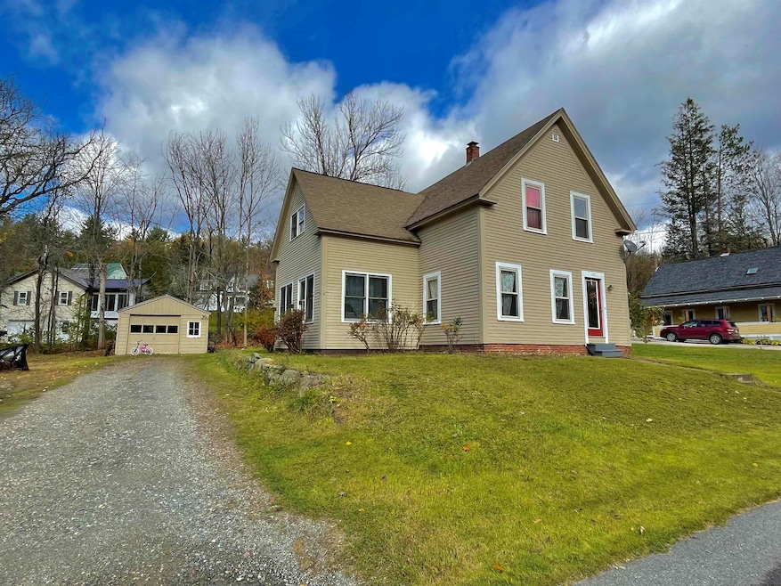 122 Middle St, Lancaster, NH 03584 - photo 1
