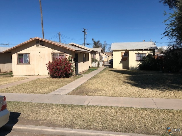 748 W Commercial Ave, El Centro, CA 92243 - photo 1