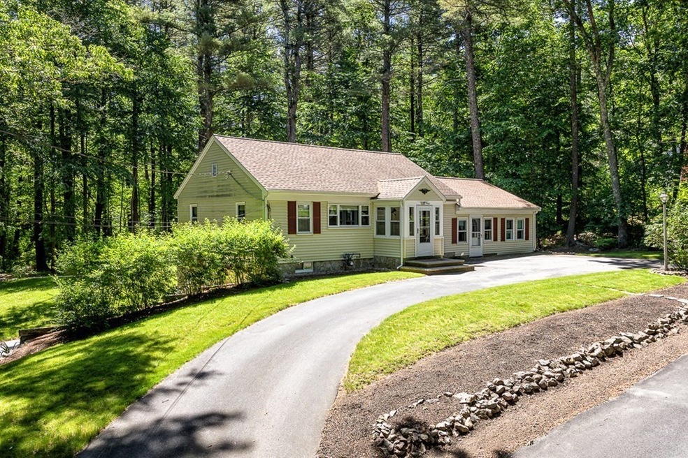 67 Searle St, Georgetown, MA 01833 - photo 1