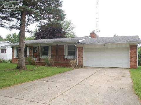 4190 Charter Oak Dr, Flint, MI 48507 - photo 1